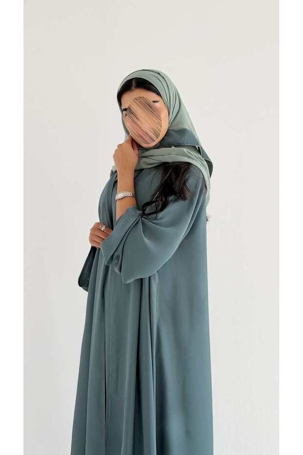 Mw2199 - Basic Stylish Abaya with a Functional Cut and Comfortable Material That Suits Your Everyday Look