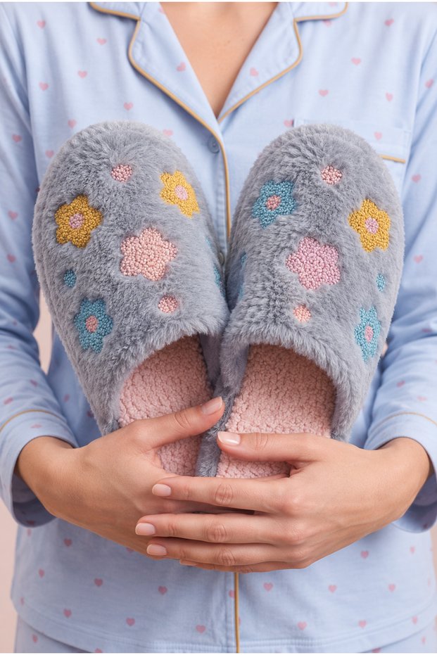 Women's Daisy Patterned Plush, Soft Insole Home Slippers