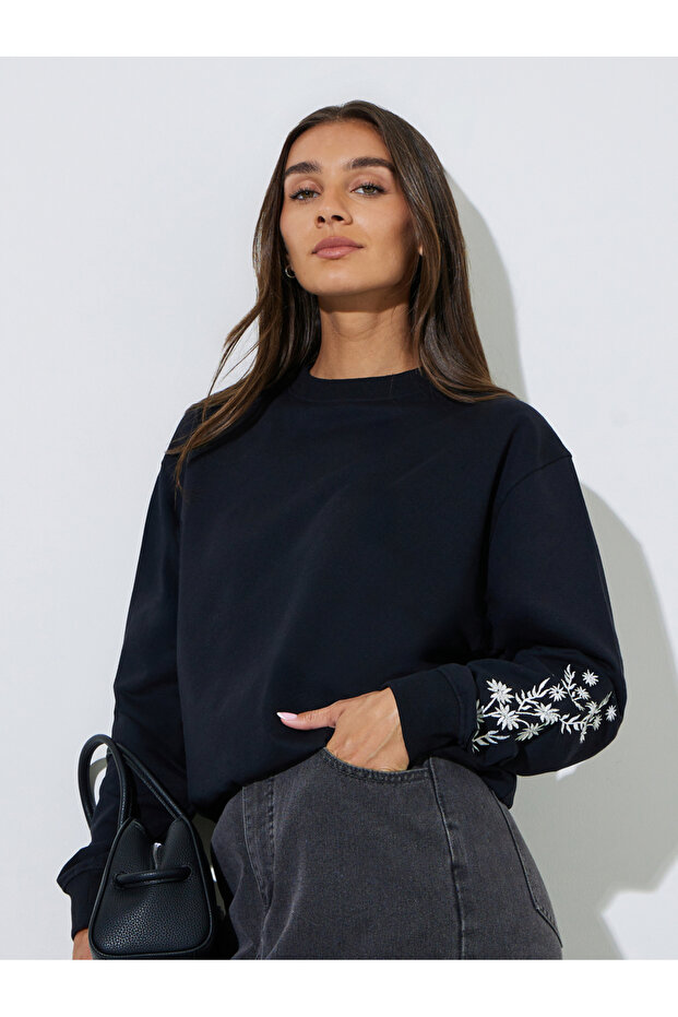 Black Embroidered Regular Fit Sweatshirt