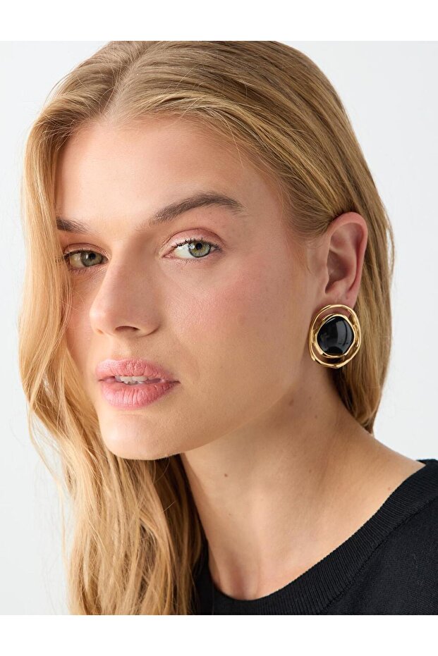 Black Oval Frame Formed Stone Detailed Earrings