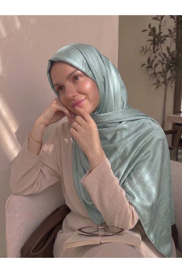eşa Eşarp