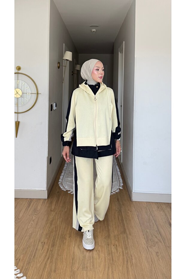 New Season Aura 3-Piece Oysho Set