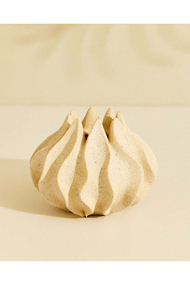 Ivory Textured Wave Vase S 15(h)x20(d)cm