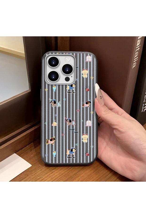 حافظة متوافقة مع هاتف iPhone 14 Pro Max مصنوعة من الجلد الرمادي المزخرف بالسيليكون لحماية الكاميرا وامتصاص الصدمات بنمط الكلب الكرتوني