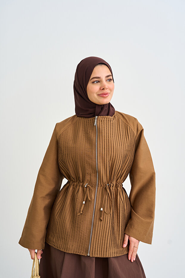 Women's Adjustable Waist Pleated Detail Zero Collar Lined Short Trench Coat Jacket Mink