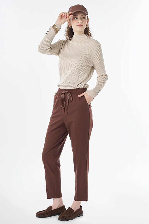 Pocket Detailed Trousers Brown