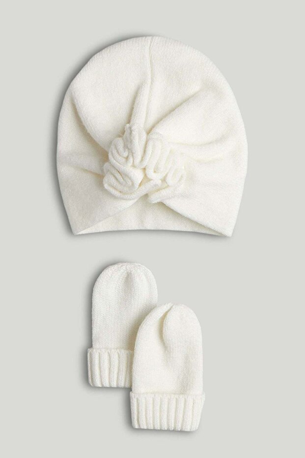Cream Hat and Mittens Set