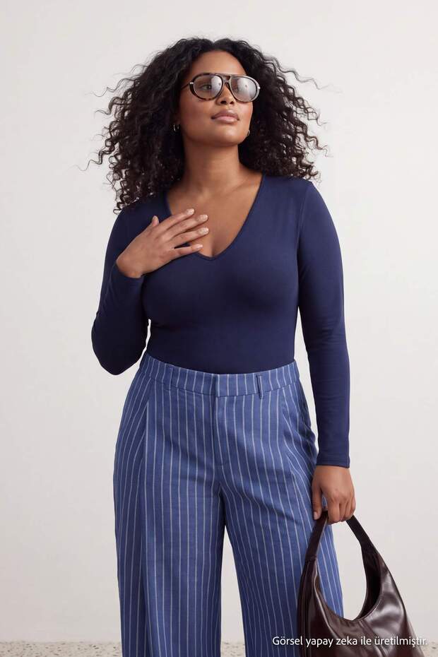 Lacivert Derin V Yakalı Çıt Çıtlı Basic Örme Body TBBAW27CS00007