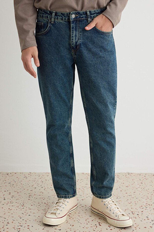 Lacivert Yeşil Eskitme Görünümlü %100 Pamuk Relax Fit Boyfriend Jeans Kot Pantolon TMNAW23JE00043