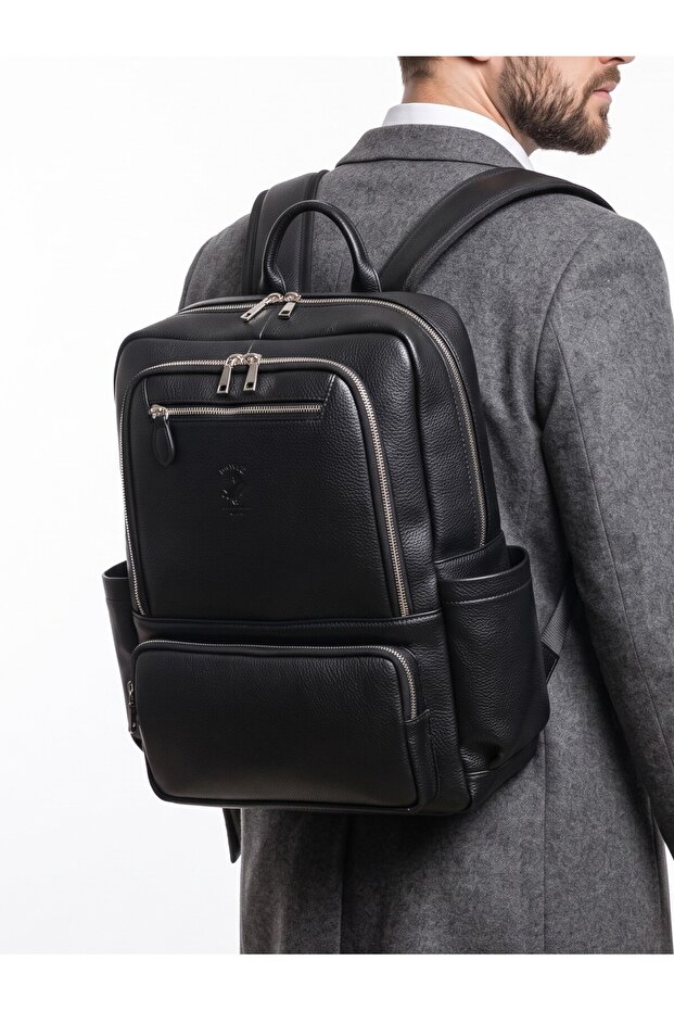 Black Backpack with Laptop Compartment – Functional Bag for Daily Use and Work