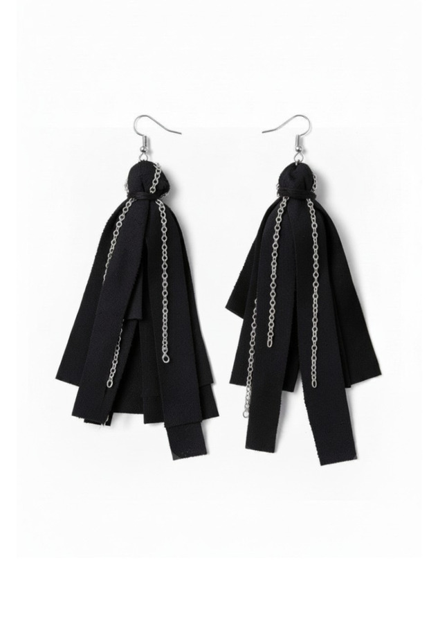 Silver Color Chain Earrings – Black Color Tassel Design