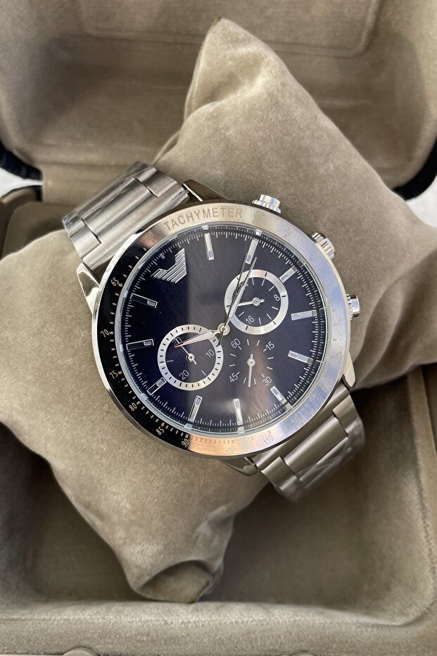 Highlight Your Style with Iconic Men's Wristwatches!