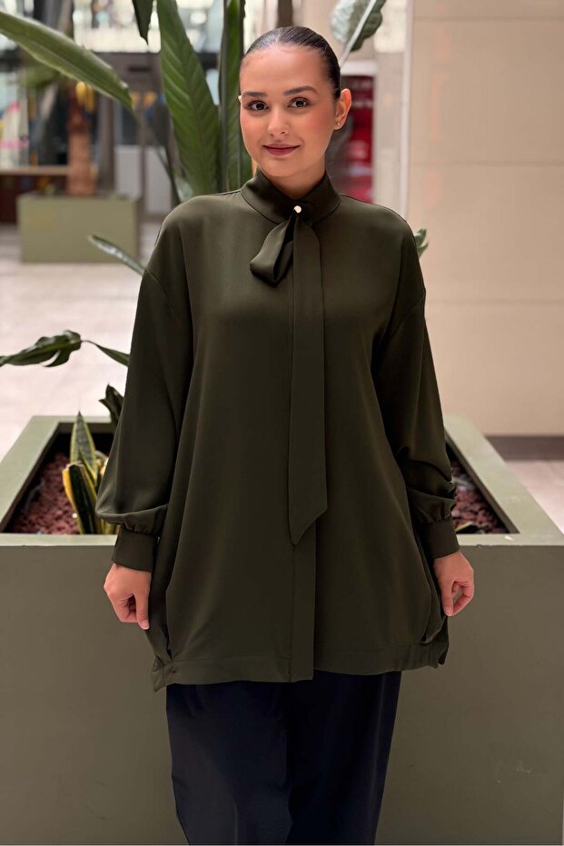 High Collar Slim Flared Detailed Shirt