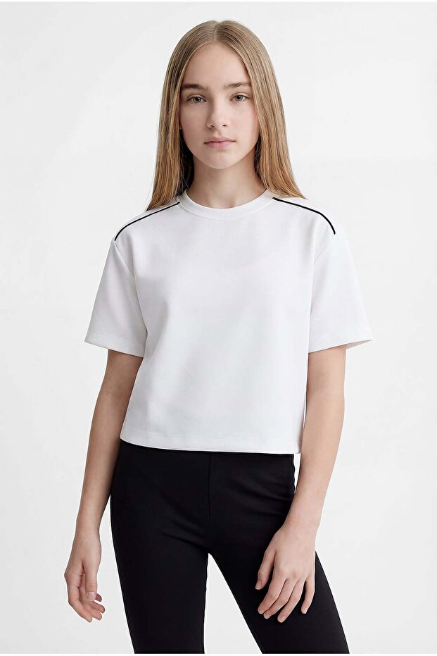 Girl's Stripe Detailed T-shirt