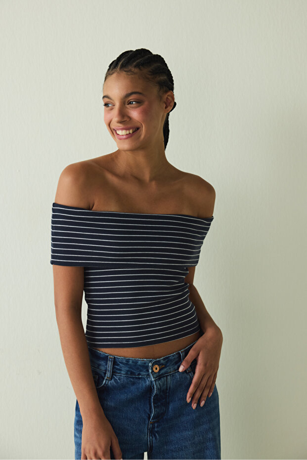 Cupsecret Self-Padded Striped Foldable Madonna Collar Sleeveless Slim Fit Top