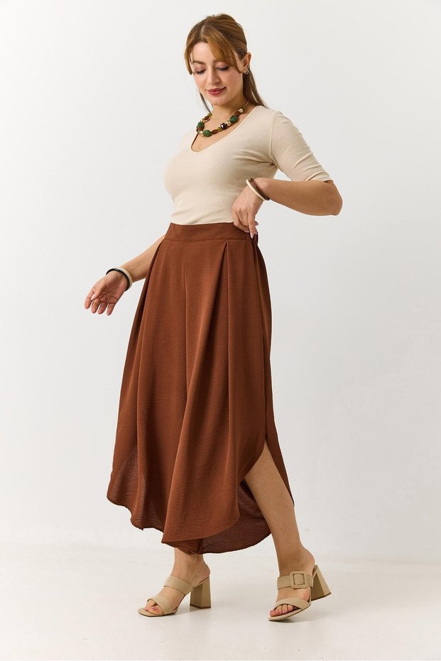 Brown Textured Fabric Slit-Cuff Detailed Loose-Fit Casual Trousers