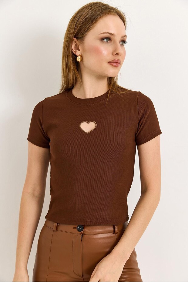 Brown Ribbed Knitted Fabric Crew Neck Short Sleeve Heart Window Detail Slim Fit Blouse
