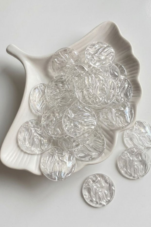 30 Grams 25 mm Transparent Translucent Mango Sequins Guipure Jewelry Fabric Bandana Mesh Beanie Bag Sequin Pearlescent Shiny Sequin Beads - Color: Transparent Translucent -Quantity: 90-95