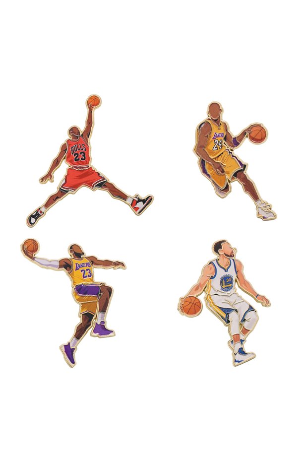 4pcs brooch 4pcs Football Player Enamel Brooch Set Creative Sport Metal Badges Punk Style Lapel Pins