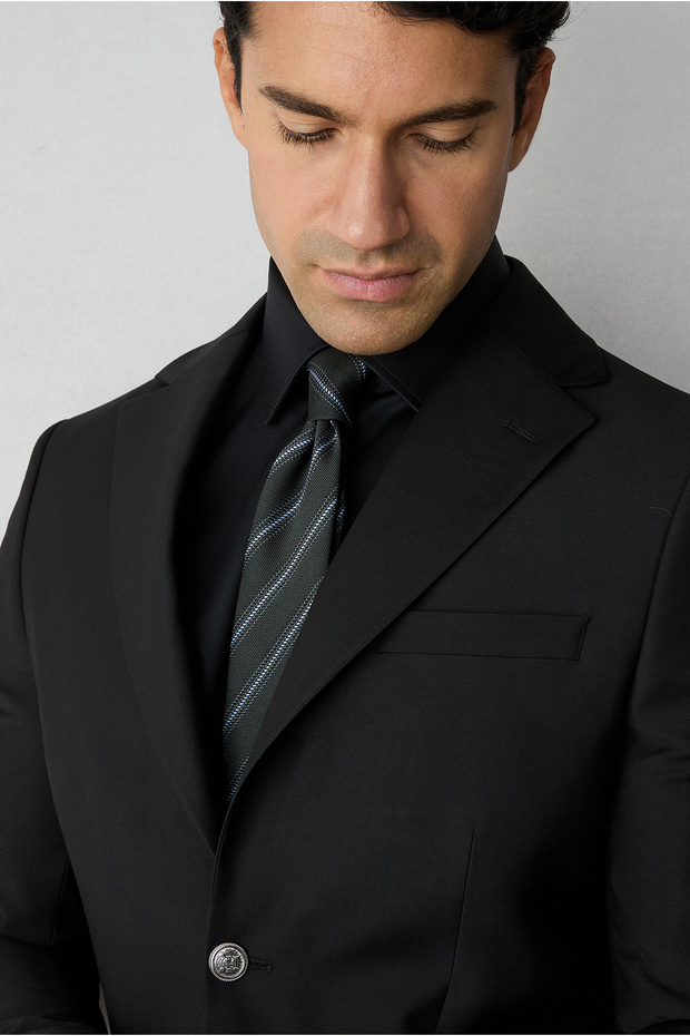 Patterned tie