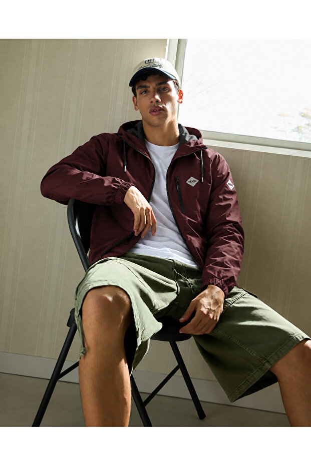 Men's Water-Resistant Burgundy Raincoat & Windbreaker with Zippered Pockets