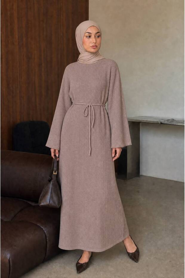 Women's Comfortable Cut Wide Sleeve Belted Ribbed Textured Hijab Dress