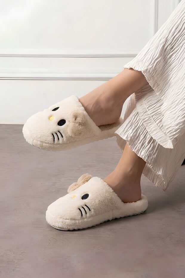 Mochi White Beige Ribbon Detailed Plush Women's Winter House Slippers with Cat Figure