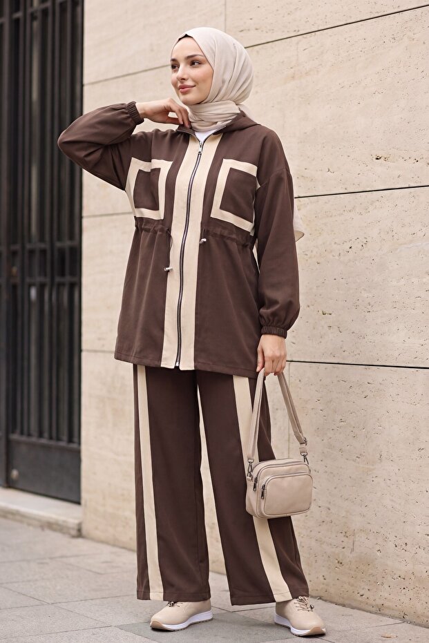 Tencel Suit with High Collar, Double Pockets, and Elastic Waist Pants - Brown