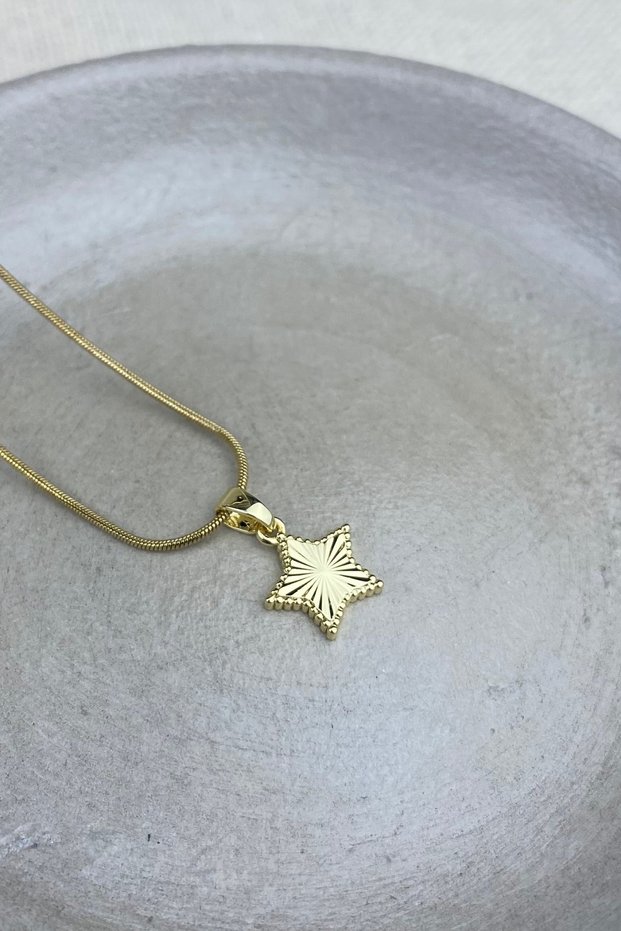 Kuyum Laser Cut Minimal Star Necklace, Tarnish-Free and Rust-Free Guaranteed, Anti-Allergic, 45 cm