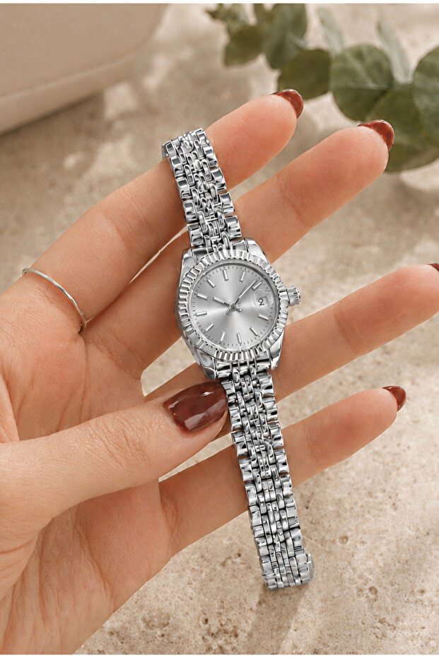 Minimal - Women's Wristwatch with Calendar