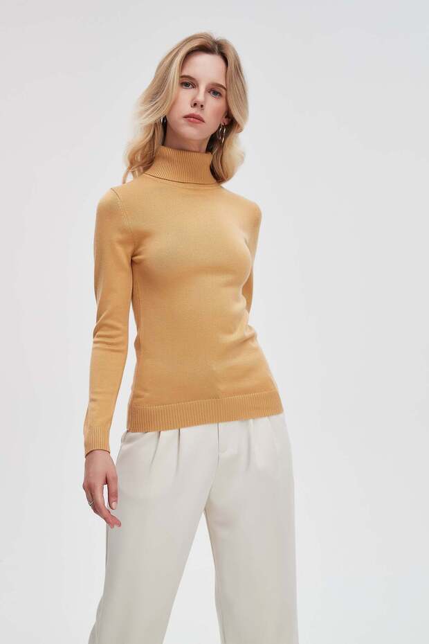 Women's High-Neck Basic Top