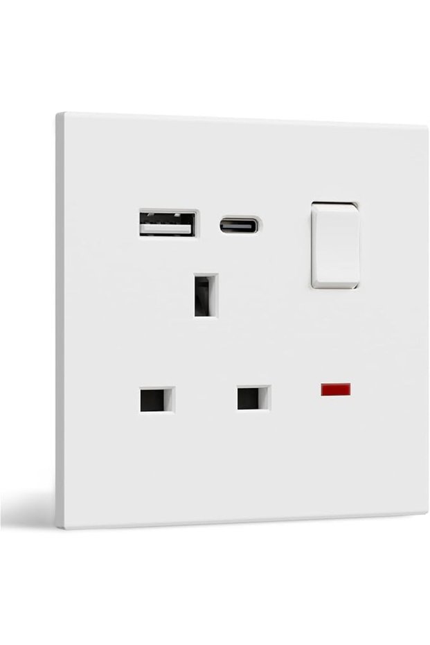 مقبس كهربائي جداري أحادي التبديل، مقبس بريطاني مع منافذ شحن USB C و USB A.