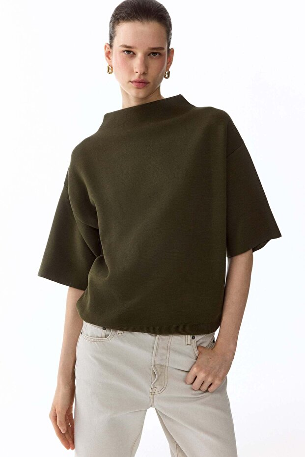 Knitted turtleneck top