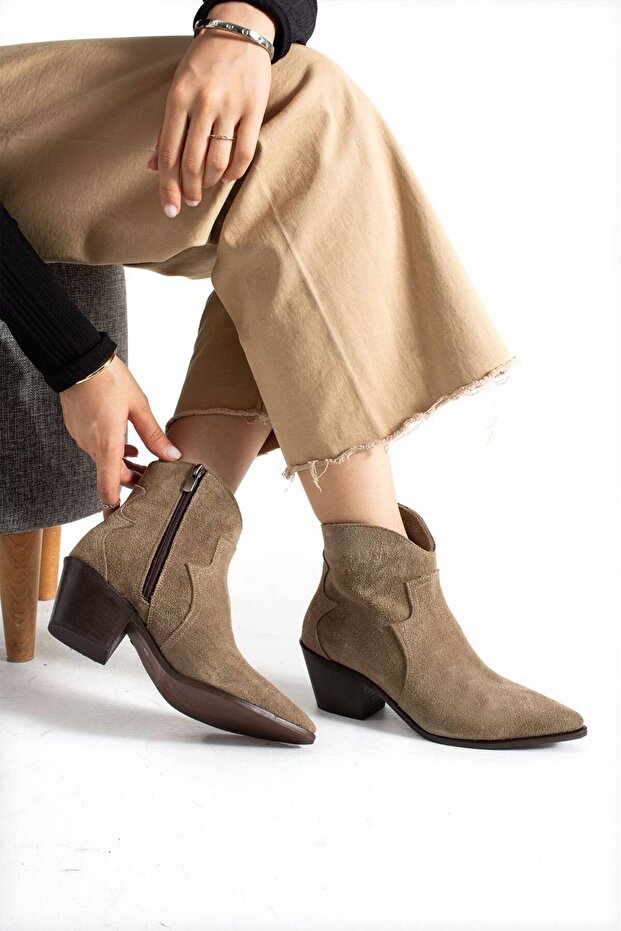 Fa, Western Style, Side Zipper, Genuine Leather Boots with a Raised Sole.
