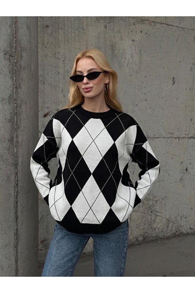 T3027 Baklava Patterned Sweater