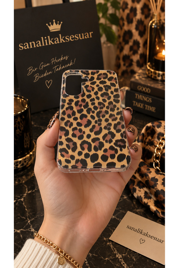Samsung Galaxy A37 Compatible Leopard Patterned Elegant Phone Case