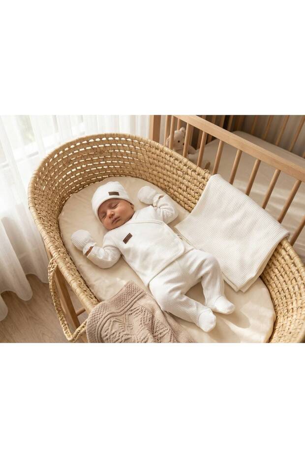 Newborn Hospital Discharge Set with Flat Sheet and Blanket, 7 Pieces (0-3 Months) 100% Cotton - White