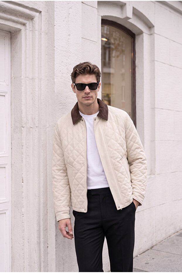 Quilted Padded Jacket/Mantle with Collar Detail
