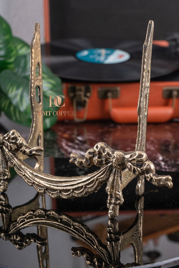 100% Brass Decorative Stand Photo Holder 15X13 cm Handcrafted Vintage Desktop Picture Holder