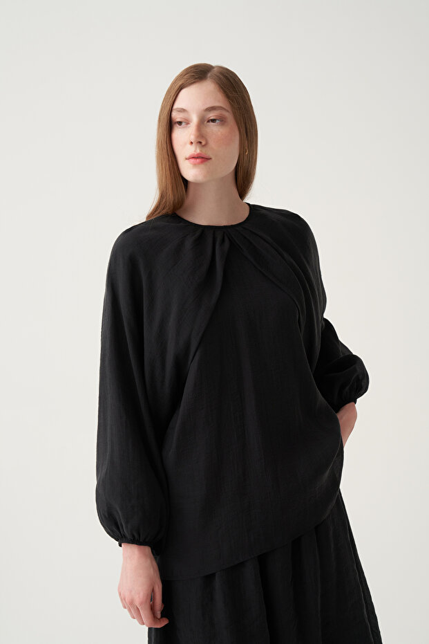 Raglan cape detailed blouse