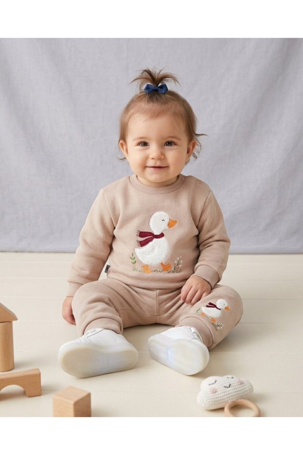 Baby Girl Winter 3 Thread Threaded Duck Embroidery Set 6-9-12-18-24 Months 2-Piece Top and Bottom Set
