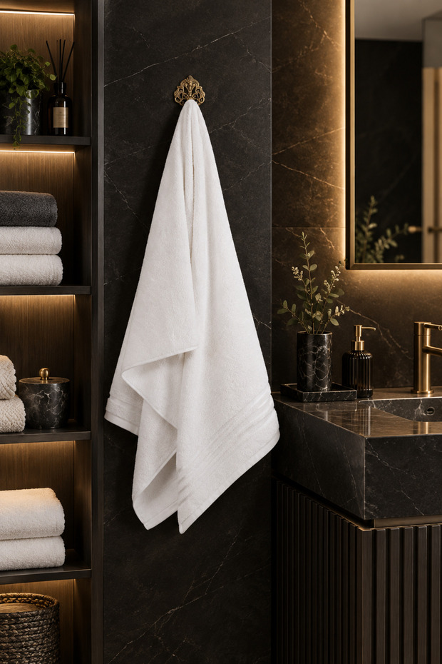 Maynor flocked bath towel with border - white
