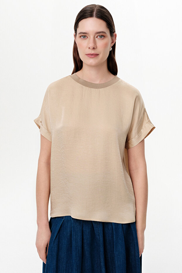 Crew Neck Ribbed Satin Surface Regular Blouse