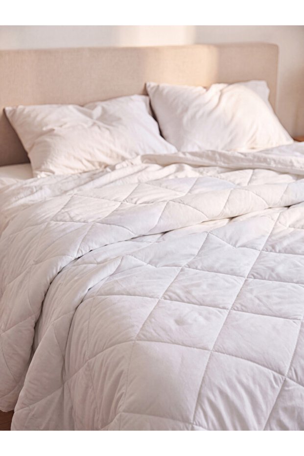 Esvab • Modern & Premium Double Microfiber Quilt 195X215 cm