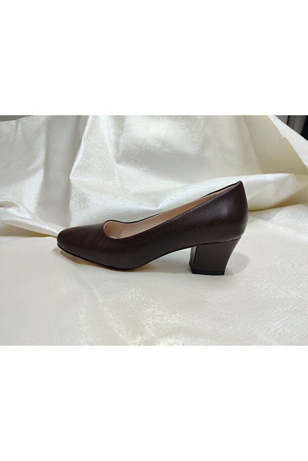Light Cornered Nose Brown