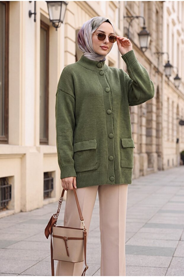Double Pocket Half-Waisted Buttoned Casual Knitwear Cardigan -Khaki