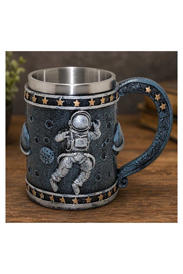 3D Astronaut Design Mug