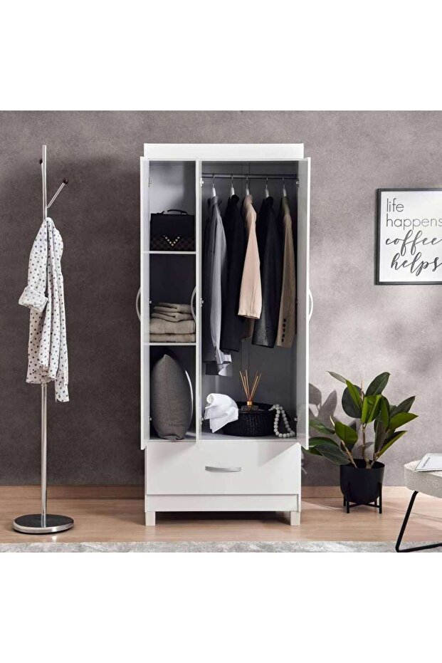 Clean 3 Door Wardrobe With 1 Drawers