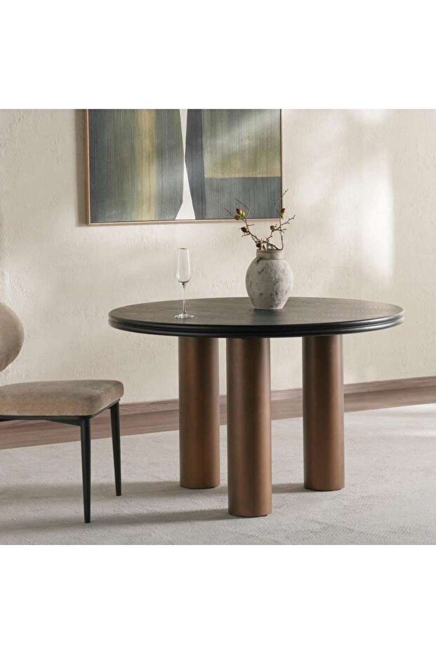Plugari 4 Seater Round Dining Table Veneer - Black & Gold