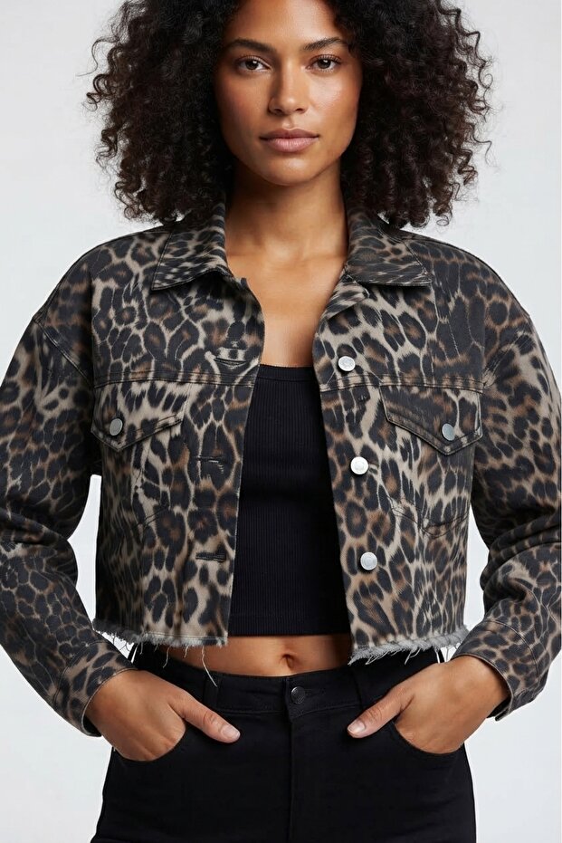 Trendy Leopard Pattern Cropped Denim Jacket